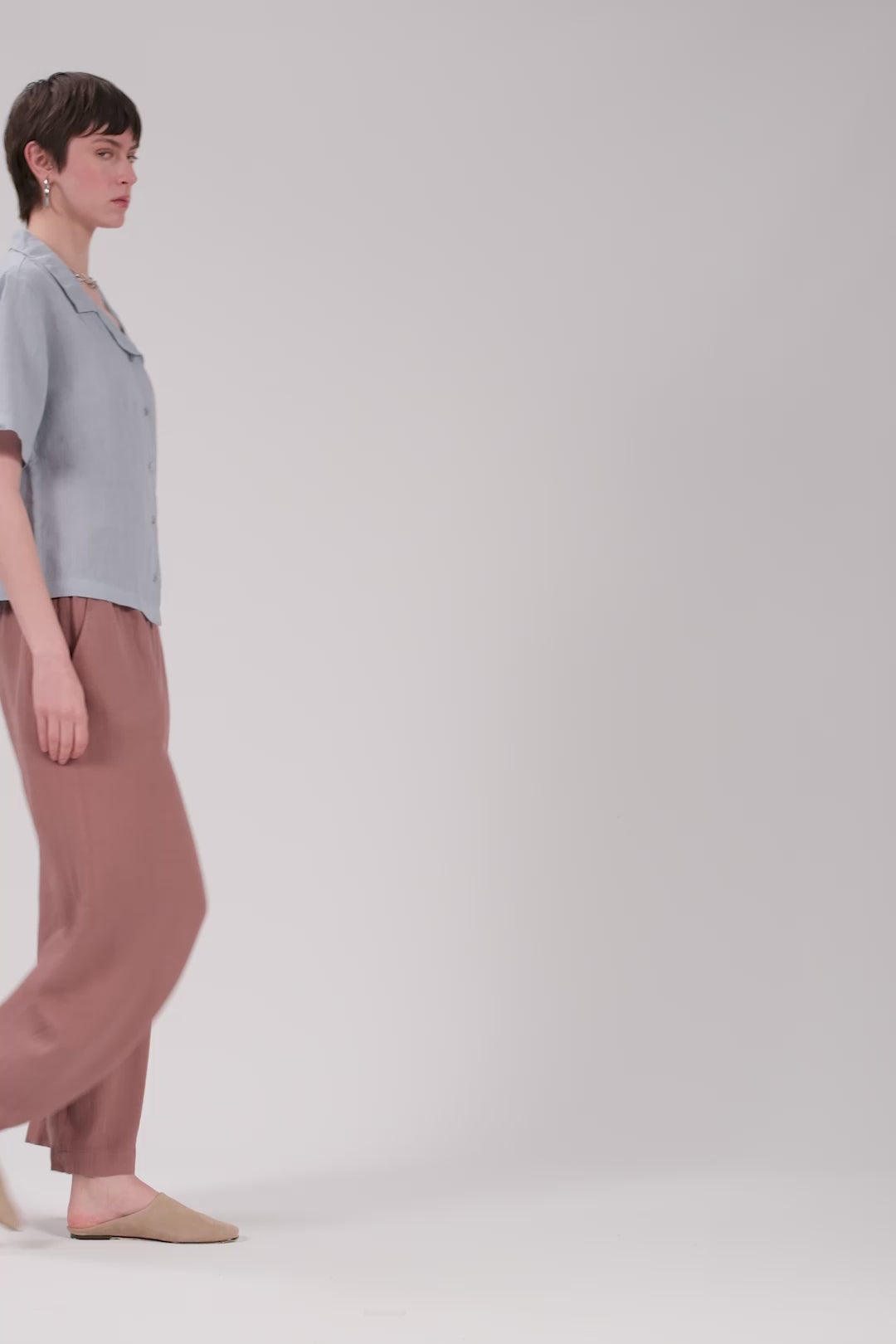 Yatık Yakalı Kısa Kollu Keten Kadın Gömlek #renk_Sisli Mavi